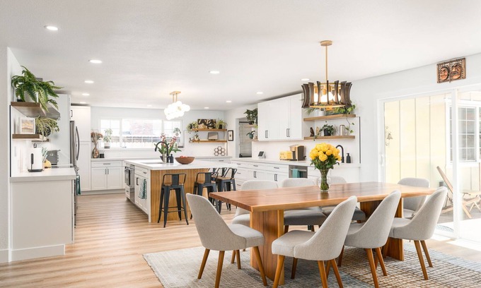Old Southwest Casa | Modern Comfort Spacious Family Retreat with Gym