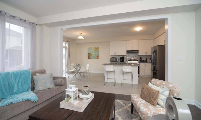 Thorold Casa | Modern Comfort w/ 5 BEDS close to Welland