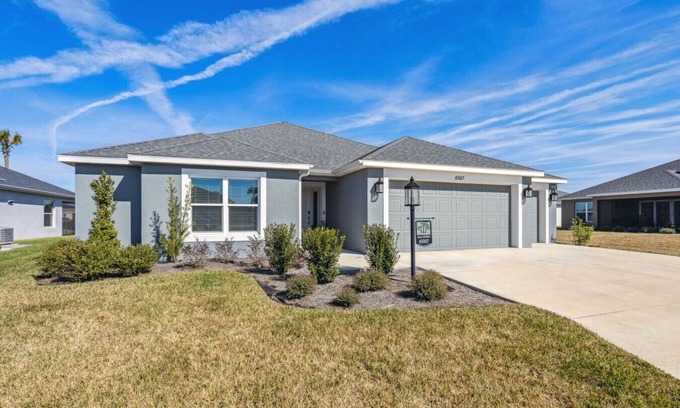 Okahumpka Casa | Modern comfort with a vibrant community feel