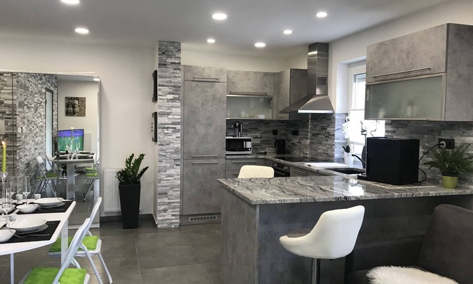 Mosonmagyarovar Apartamento | ¡Moderno, cómodo y de alta calidad equipado como el hogar solo para ti!