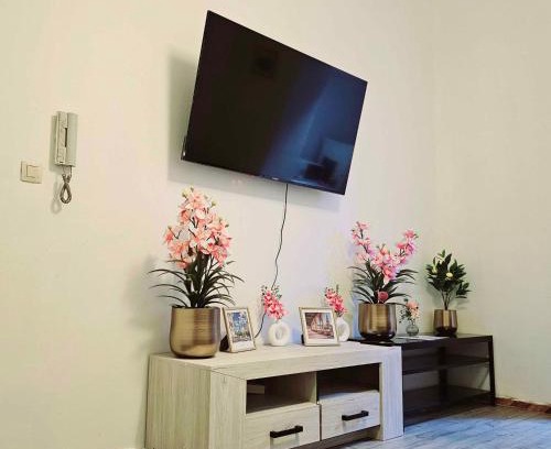 Brussels Apartamento | Modern & Comfortable City Center Oasis~King Bed !