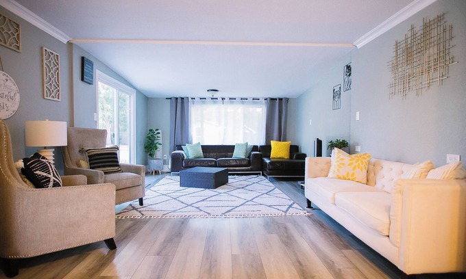 Carmichael Casa | Modern&Comfy 5beds-3 king-1Q -1Full -3baths-full kitchen nearby American River