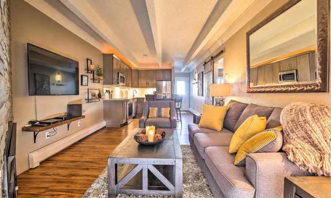 Frisco Apartamento | Modern Condo 2 Blocks to Main Street Frisco!