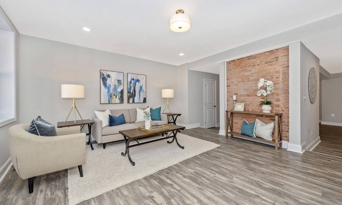 Downtown Condominio | *Modern Condo In Downtown Frederick*
