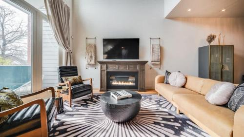 East Market District Apartamento | Modern Condo in the Vibrant NuLu District