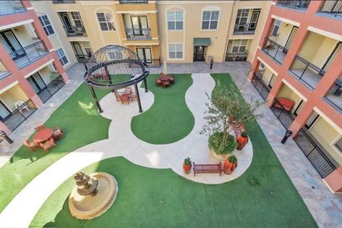 Astrodome Apartamento | Modern Condo near Texas Medical Center w Free Parking
