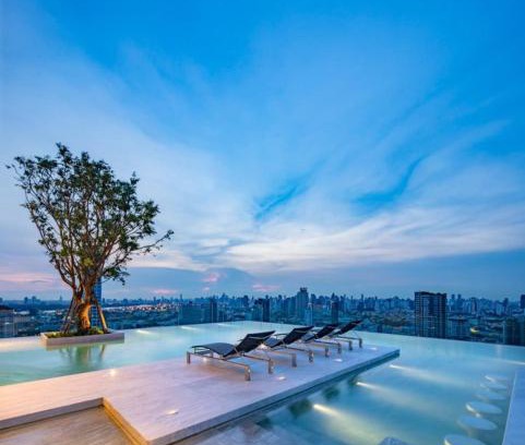 Phra Khanong Nuea Apartamento | Modern condo nr BTS ONNUT WIFI with workroom