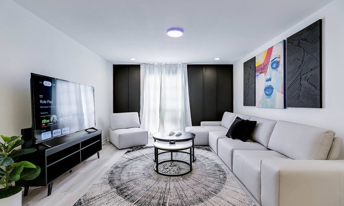 San Angelo Condominio | Modern Condo Walkable to Downtown and River! Quiet Condominium!