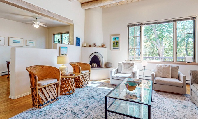 Santa Fe Condominio | Modern condo with balcony, books & board games, minutes from downtown Santa Fe