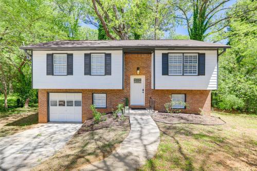 Conyers Casa | Modern Conyers Retreat - 9 Mi to Arabia Mountain!
