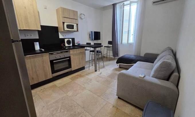 Carces Apartamento | Modern & Cosy cocoon in the heart of Carces