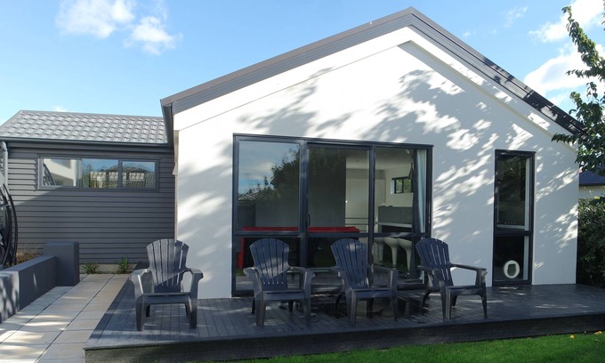 Christchurch Cabaña | Cottage moderno en un entorno familiar
