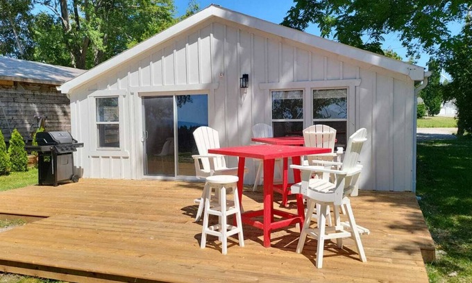 Dashwood Cabaña | Modern Cottage on the Water - Newly Renovated!