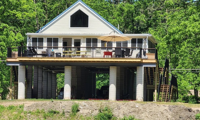 Camptown Casa | Modern Cottage on the Susquehanna River