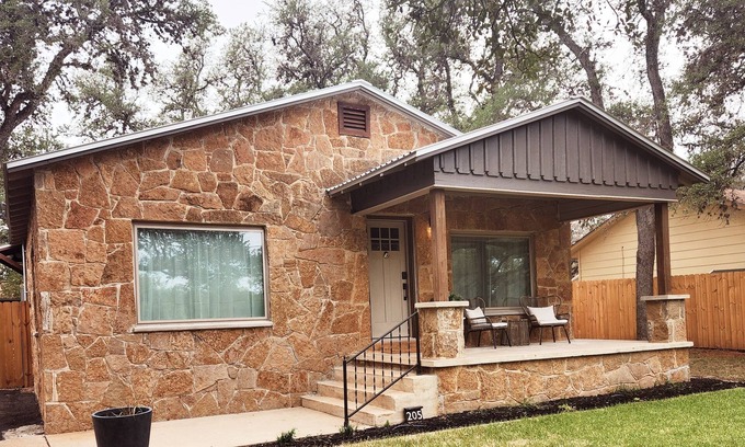 Johnson City Casa | Modern Country Home at the start of the Hill Country Wine Trail