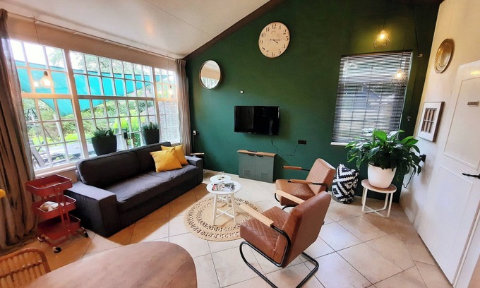 Schoonloo Casa | Modern country-style bungalow with hot tub. Pets allowed.