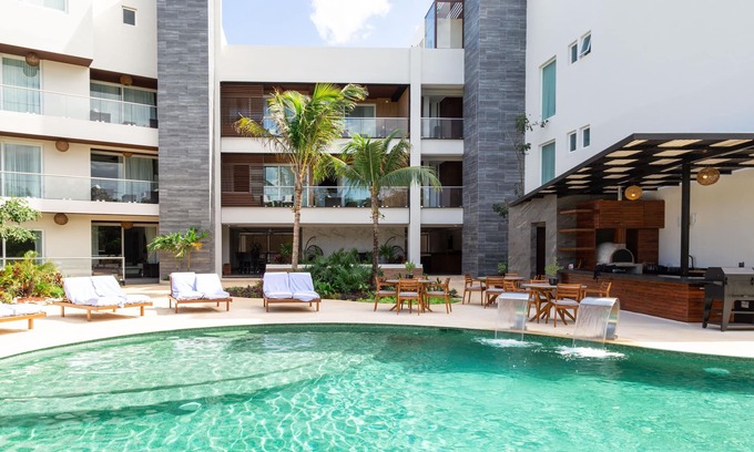 Akumal Apartamento | Modern Couple Suite with private garden terrace & jacuzzi