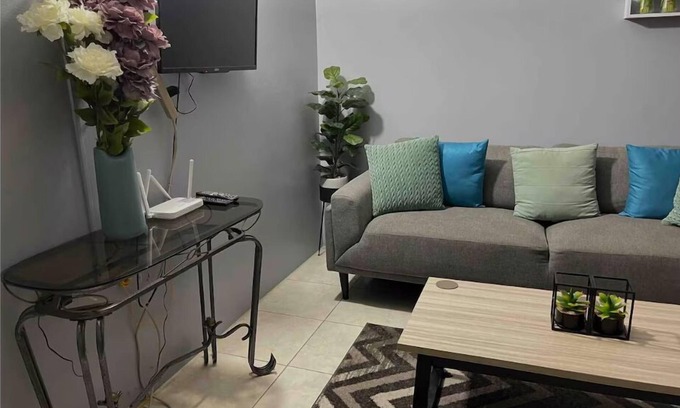 Eden Gardens Apartamento | Modern Cozy 1BR Stay in New Kingston