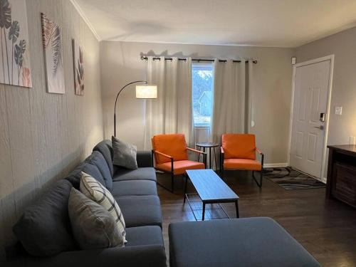 Shawnee Apartamento | Modern & Cozy 2 bedroom home near downtown Shawnee