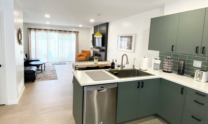 Dublin Casa | Modern & Cozy 2BR Townhouse