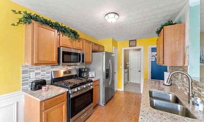 Stone Mountain Casa | Modern & Cozy 3 Beds W. Private Garage & Driveway
