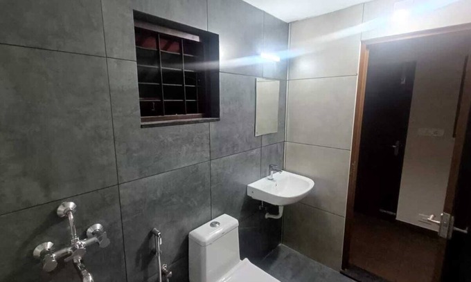 Nedumangad Casa | Modern Cozy 3 BRDK House