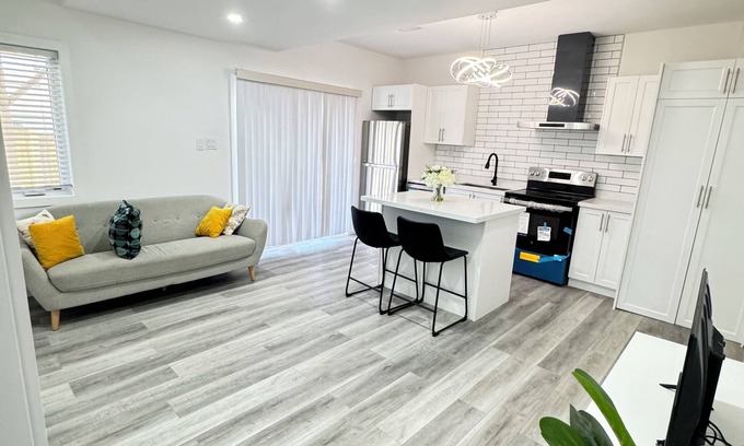 Kitchener Apartamento | Modern Cozy Apartment Suite