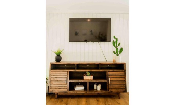 Carmichael Casa | Modern, Cozy Bungalow in a Friendly Neighborhood
