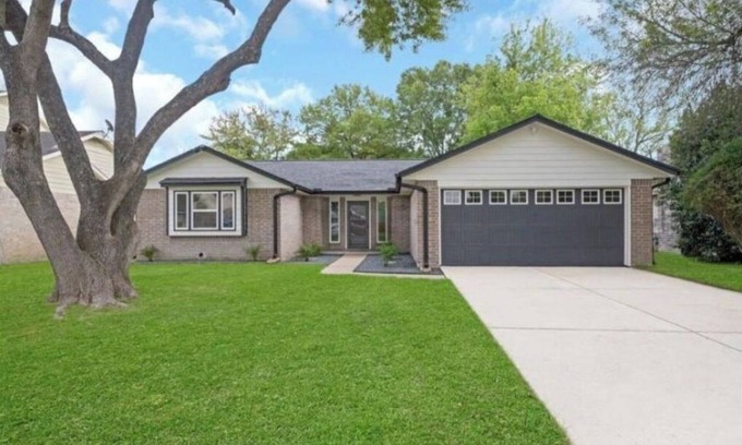 Houston Casa | Modern cozy home near Downtown Houston and major hospitals