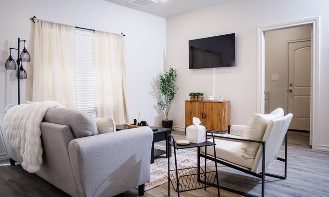 North by Northwest Casa | Modern Cozy Home!