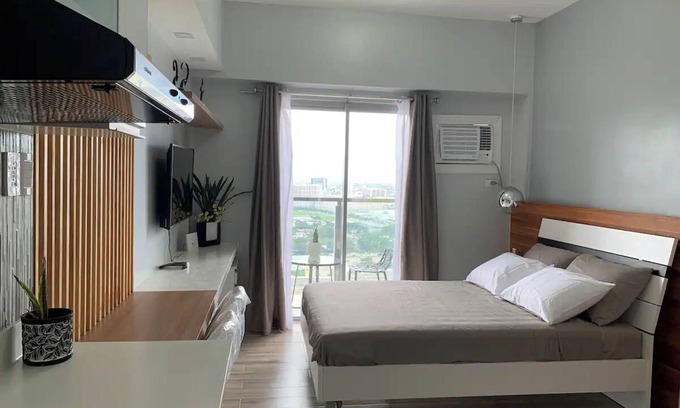 North Reclamation Area Condominio | Modern & Cozy Minimalist Space with Balcony