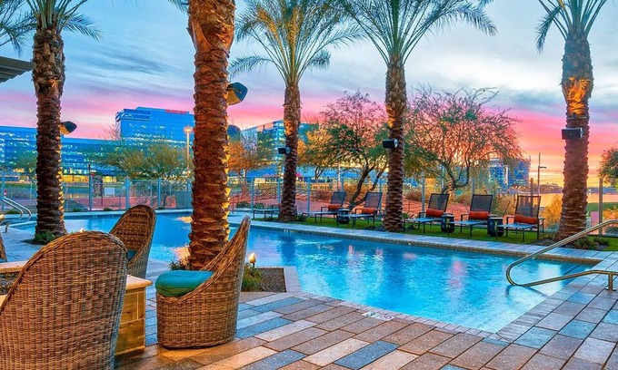 Tempe Apartamento | Modern Cozysuites on Town Lake Waterfront 02