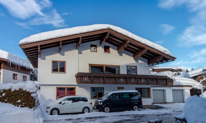 Fieberbrunn Casa | Modern detached group house with sauna & garden