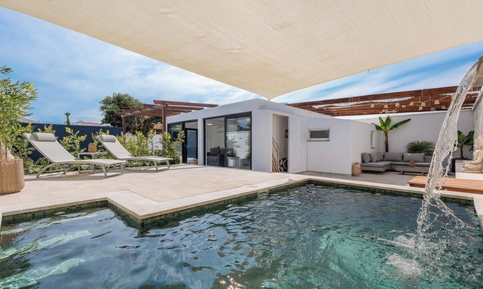 Urbanizacion Costabella Casa | Modern detached private house 60 meters (2 min walk) from the beach!
