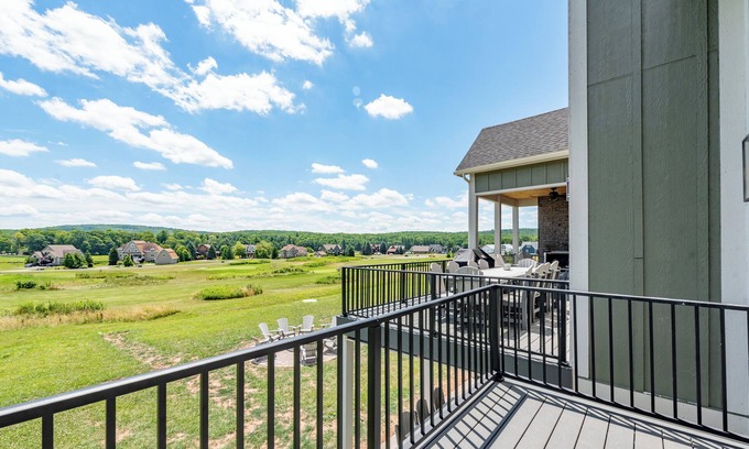 Waterfront Greens Casa | New! The Tippy Canoe: Lake Access, Dogs Welcome, Indoor Pool!