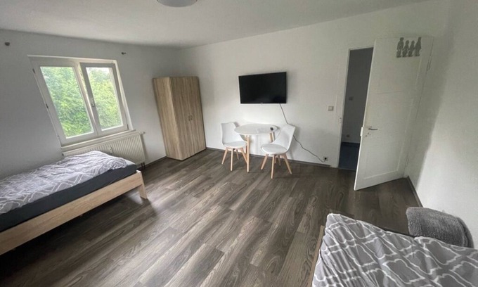 Engen Condominio | Modern double rooms with TV, WiFi, shared bathroom and kitchen