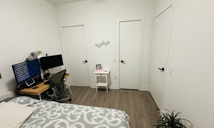 Downsview Condominio | Modern Downsview Escape