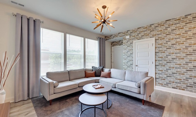 Wake Forest Apartamento | Modern Downtown Apt w/ Balcony in Wake Forest!