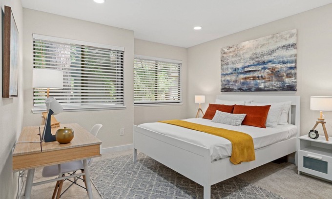 Northwest Bellevue Condominio | Modern Downtown Bellevue Condo Free Parking