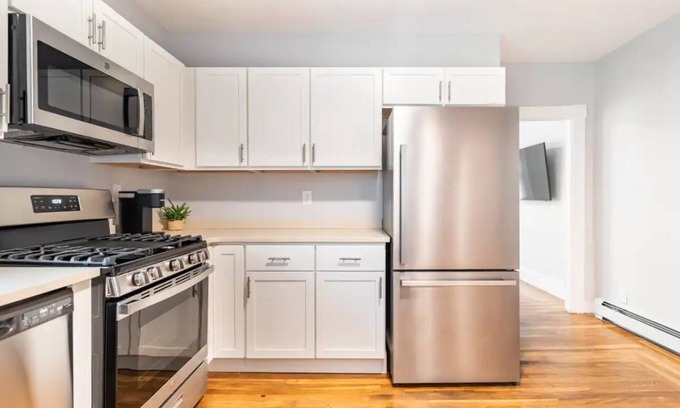 New Bedford Condominio | Modern Downtown Condo!