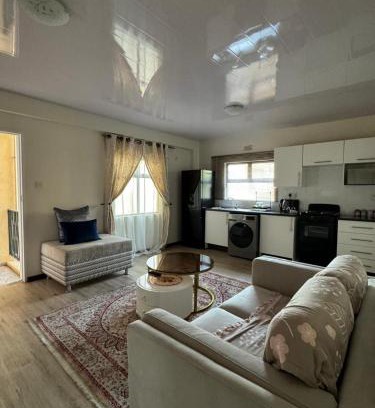 Gaborone Apartamento | Modern Downtown Escape
