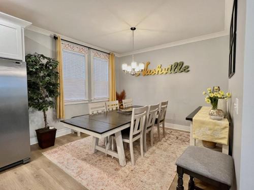 East Nashville Casa | Modern Downtown Home Brand New Great Location