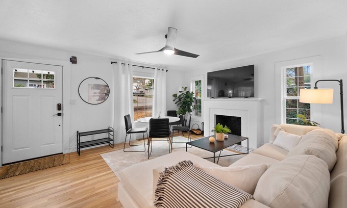 Lake Oswego Casa | Modern Downtown Lake Oswego Home!
