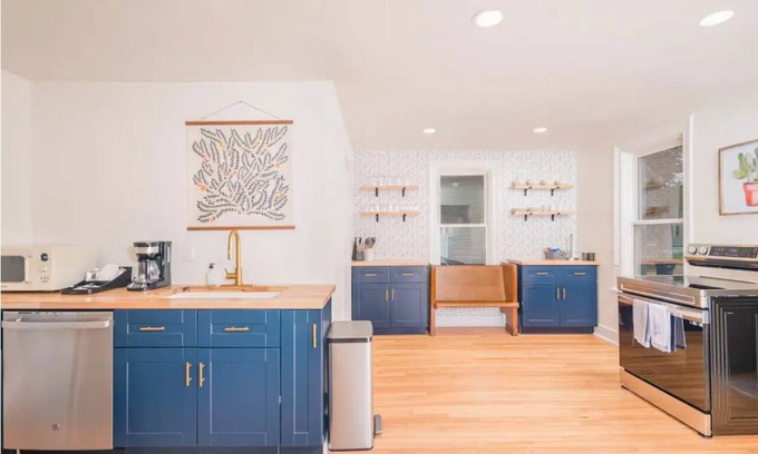 Appleton Casa | Modern Downtown Living-Appleton