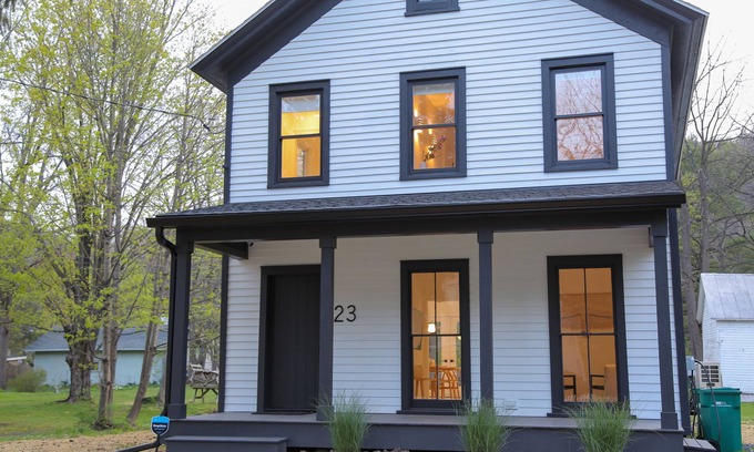 Phoenicia Casa | Modern dreamy Hudson Valley home