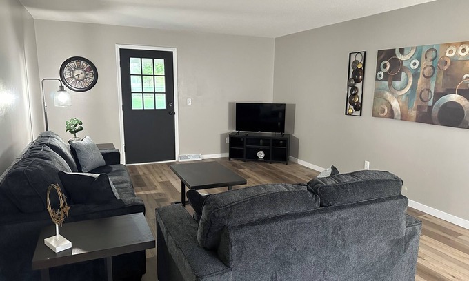 Council Bluffs Casa | Modern Duplex - Close to Casino, Downtown & CHI Event Center
