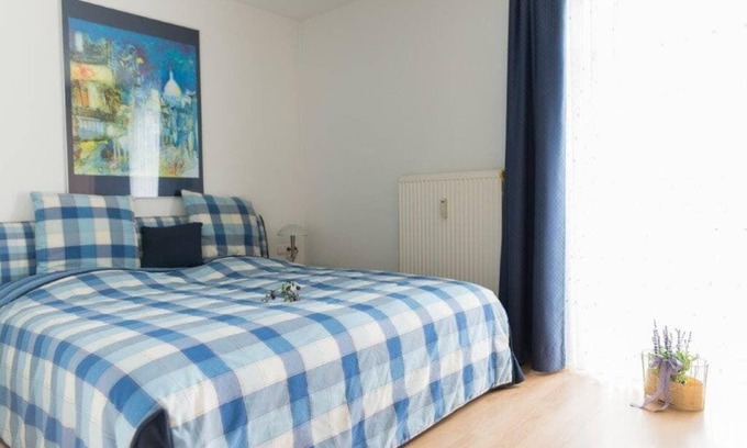 Neualbenreuth Apartamento | Modern Eingerichtete Ferienwohnung mit Balkon und Küchenzeile