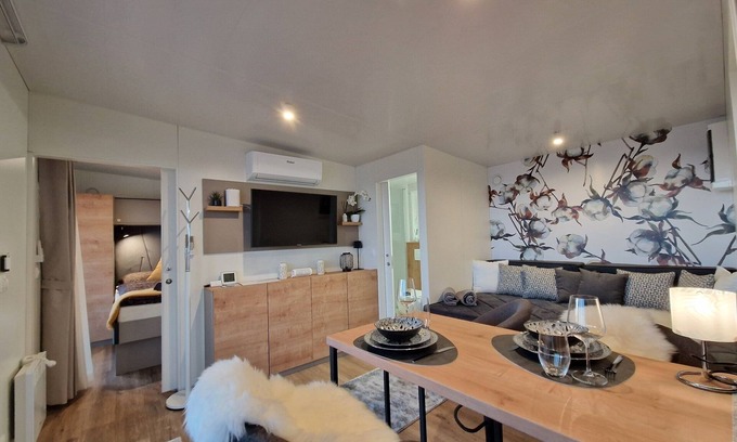 Wurflach Apartamento | Modern Eingerichtetes Chalet mit Terrasse