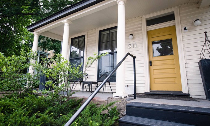 West Seventh Casa | Modern Elegance & Historic Charm W7th / DT STP South Unit