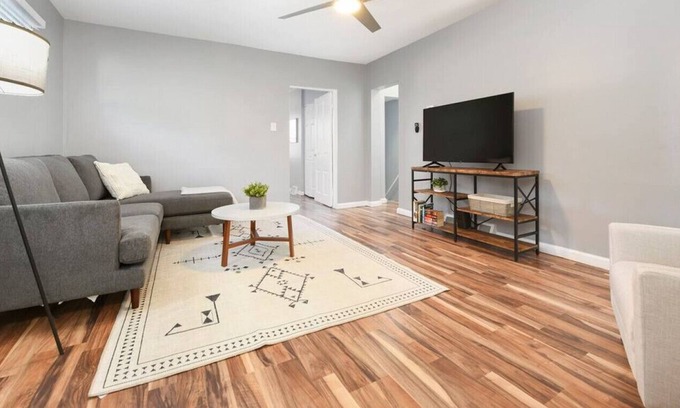 South Side Slopes Casa | Modern & Elegant Retreat on Monastery I 3BR